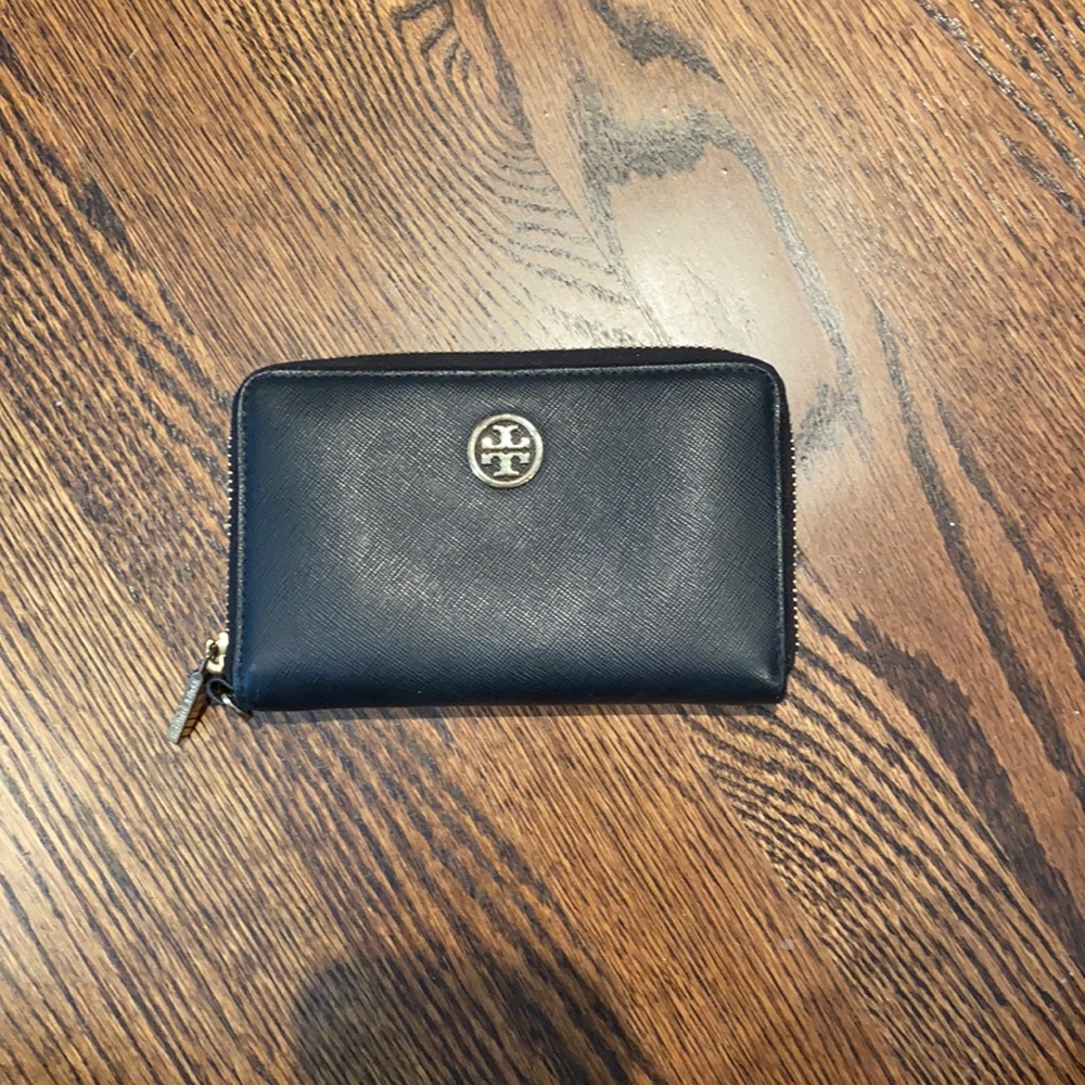 Black Tory Burch wallet